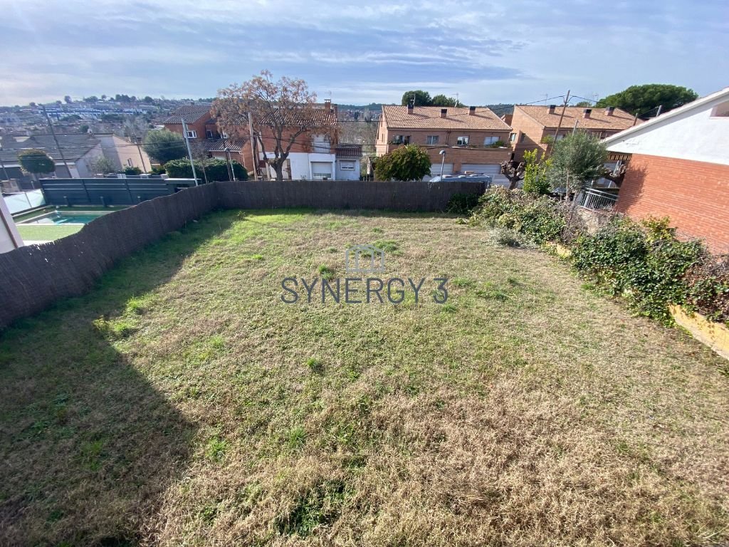 Terreno en venta en Avenida Antoni Gaudí